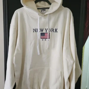 New York Flag Graphic Hoodie – Cream