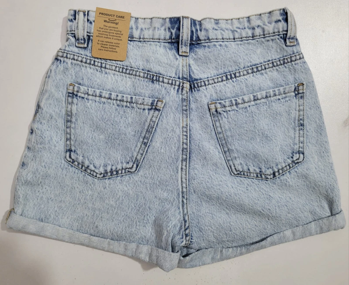 Cuffed Denim Shorts – Light Blue - Image 2
